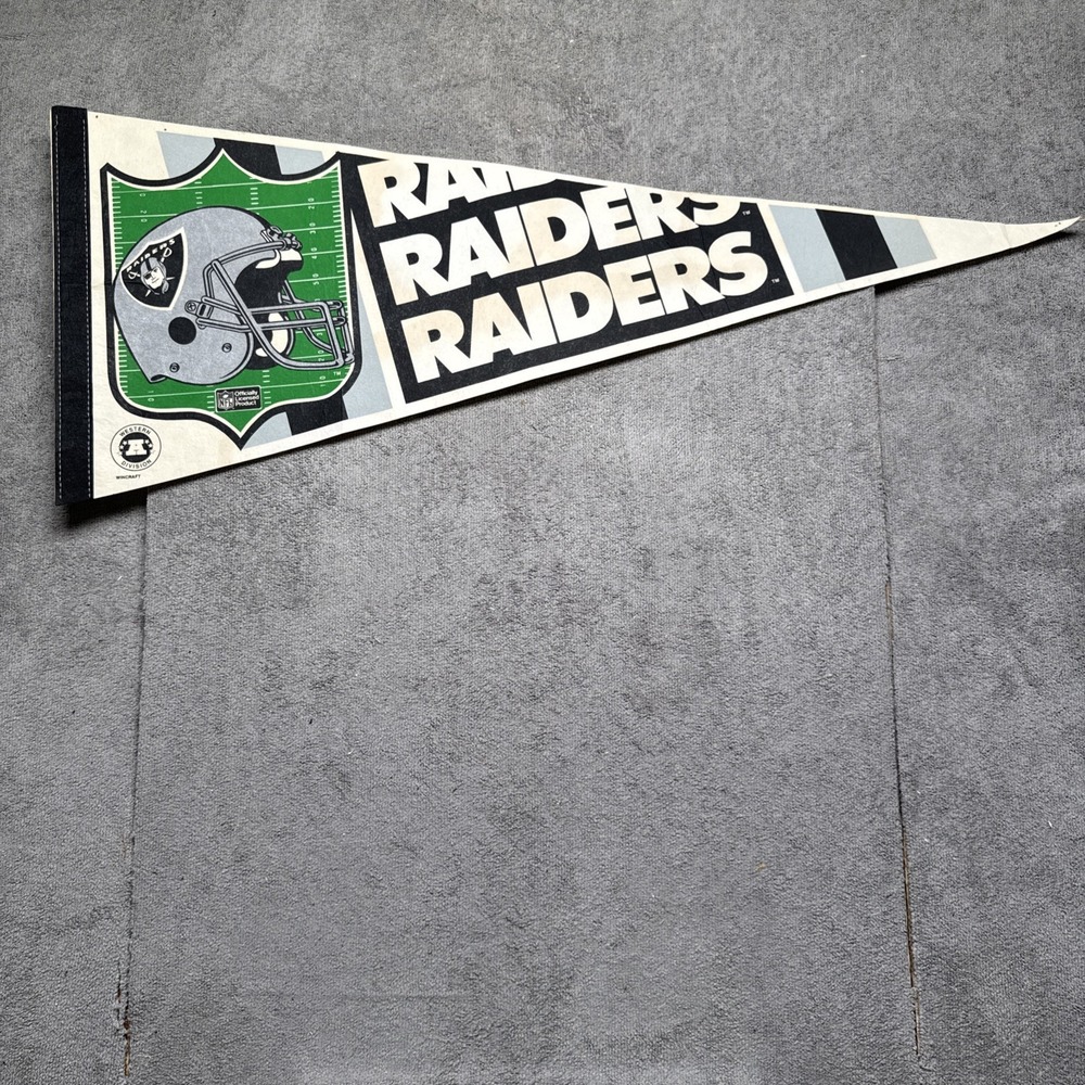 Vintage Raiders NFL Felt‎ Pennant 1970s LA Oakland Helmet Graphic 26" Man Cave